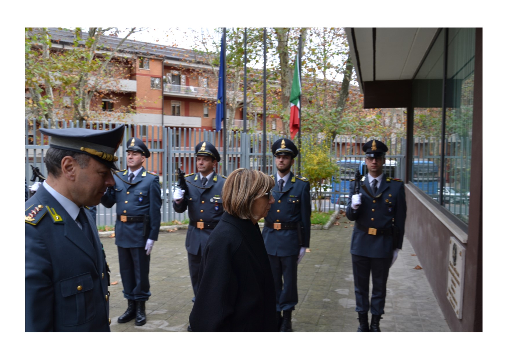 AVELLINO IL PREFETTO DI AVELLINO IN VISITA AL COMANDO PROVINCIALE