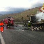 Autostrada A/16. Le foto dellincendio di oggi pomeriggio