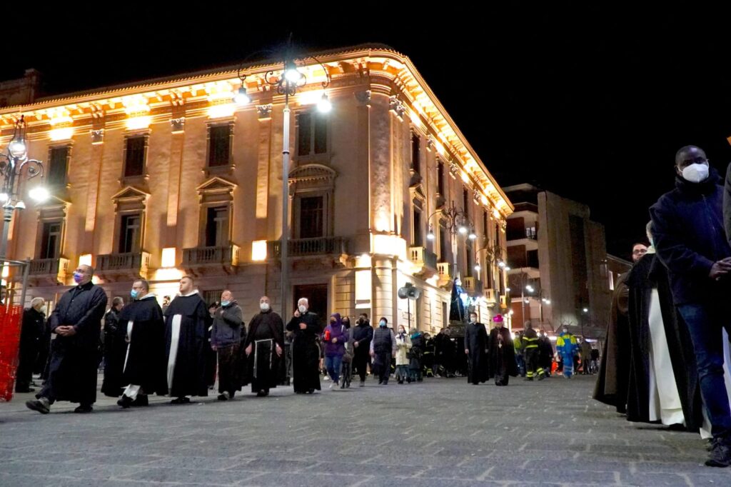 AVELLINO. Anche i Vigili del Fuoco alla processione della Madonna Addolorata.