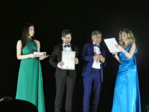 NOLA. Festival “Le Voci di Napoli “ Vince Rubina Della Pietra. Applausi a scena aperta del folto pubblico. Testimonial Pino Mauro