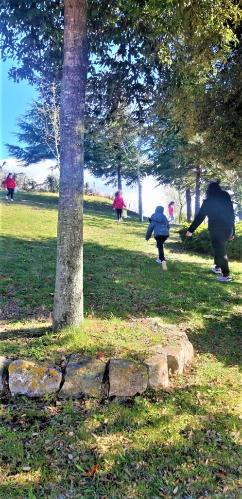 Flumeri, festeggia il fine Pasqua con la tradizionale caccia alluovo dei Bambini.