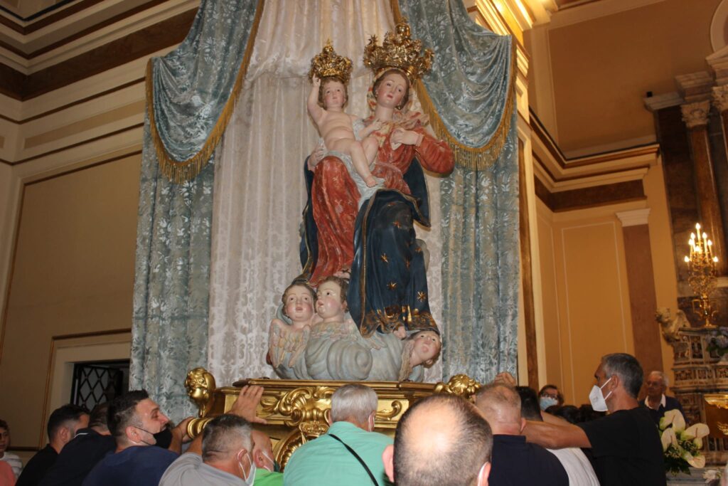 Mugnano   Intronizzazione della Madonna   le foto più belle