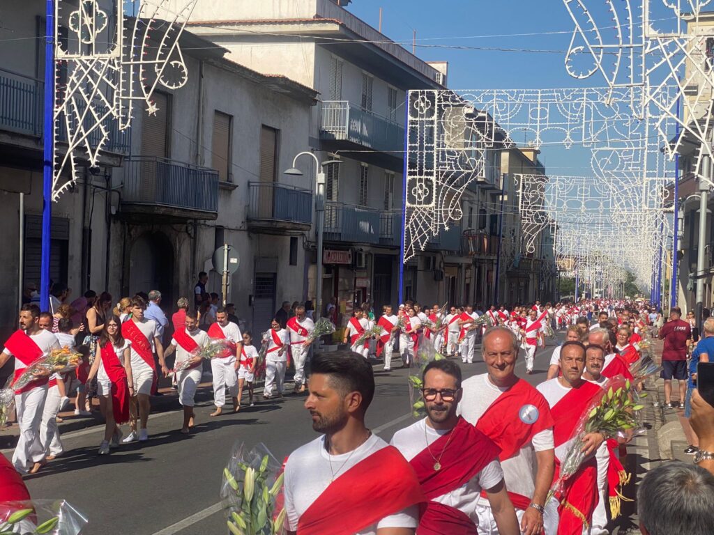 SPERONE. SantElia 2022, larrivo dei battenti. Video e Foto