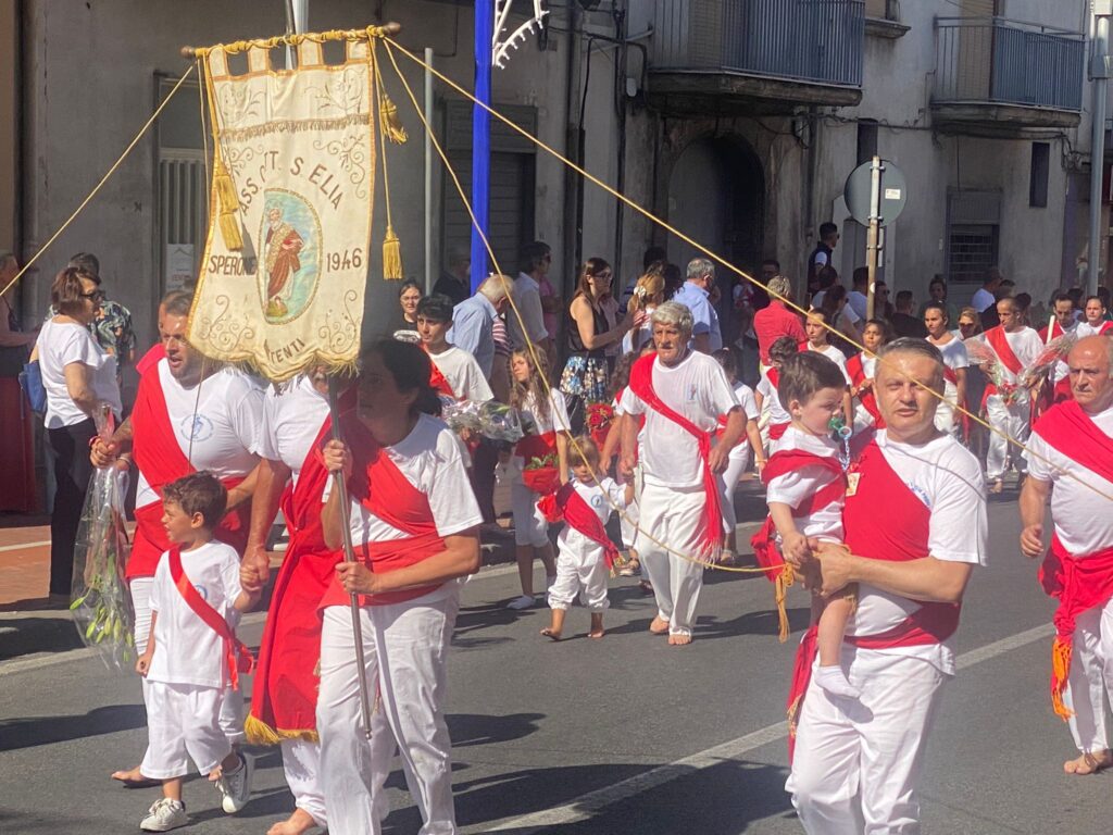 SPERONE. SantElia 2022, larrivo dei battenti. Video e Foto