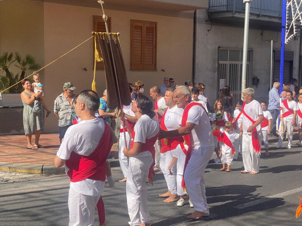 SPERONE. SantElia 2022, larrivo dei battenti. Video e Foto