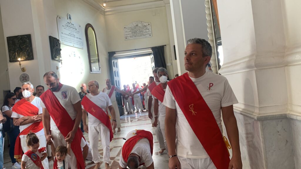 ALTAVILLA IRPINA. Le foto dei Battenti avellani in onore di San Pellegrino