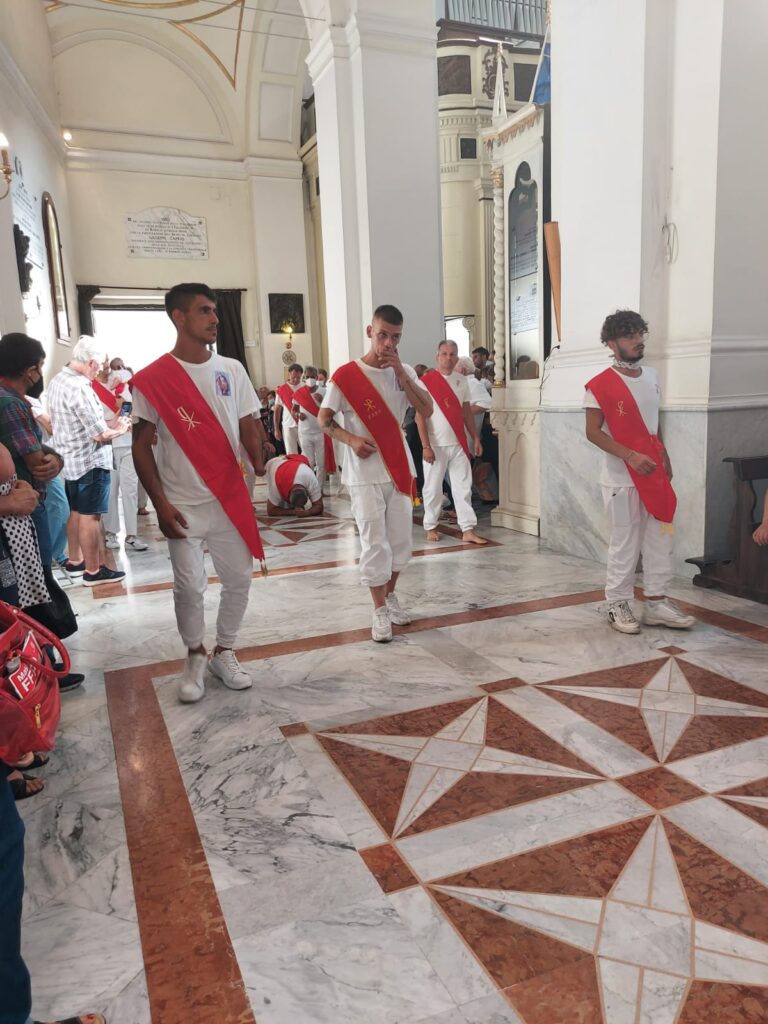 ALTAVILLA IRPINA. Le foto dei Battenti avellani in onore di San Pellegrino