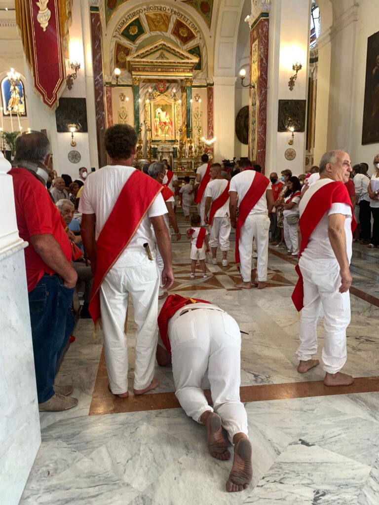 ALTAVILLA IRPINA. Le foto dei Battenti avellani in onore di San Pellegrino