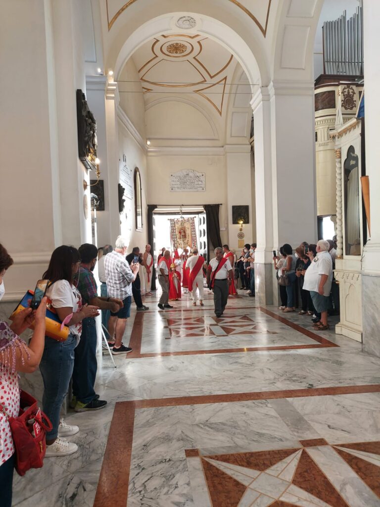 ALTAVILLA IRPINA. Le foto dei Battenti avellani in onore di San Pellegrino