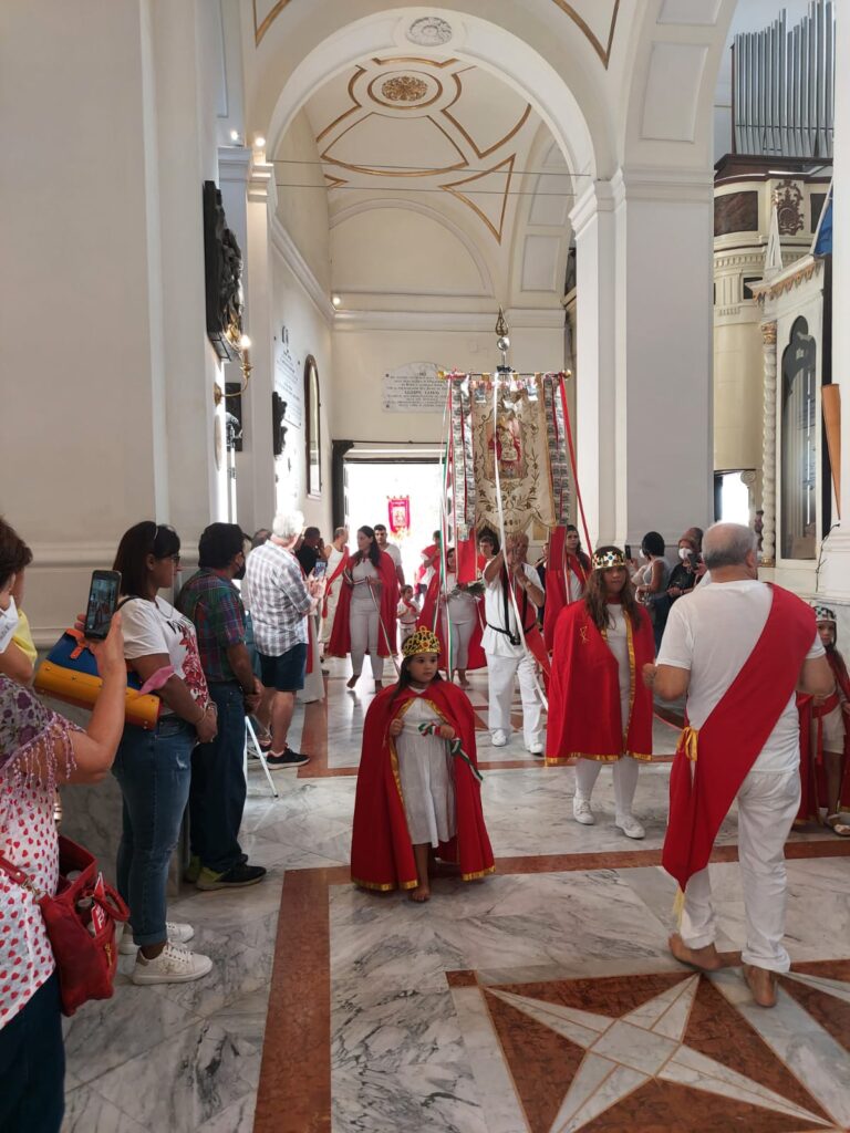 ALTAVILLA IRPINA. Le foto dei Battenti avellani in onore di San Pellegrino