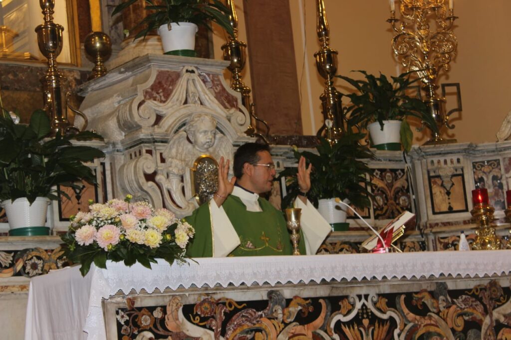 MUGNANO. Le foto più belle della ricollocazione di Santa Filomena nella sua Cappella