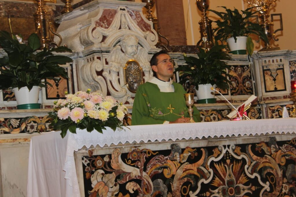 MUGNANO. Le foto più belle della ricollocazione di Santa Filomena nella sua Cappella