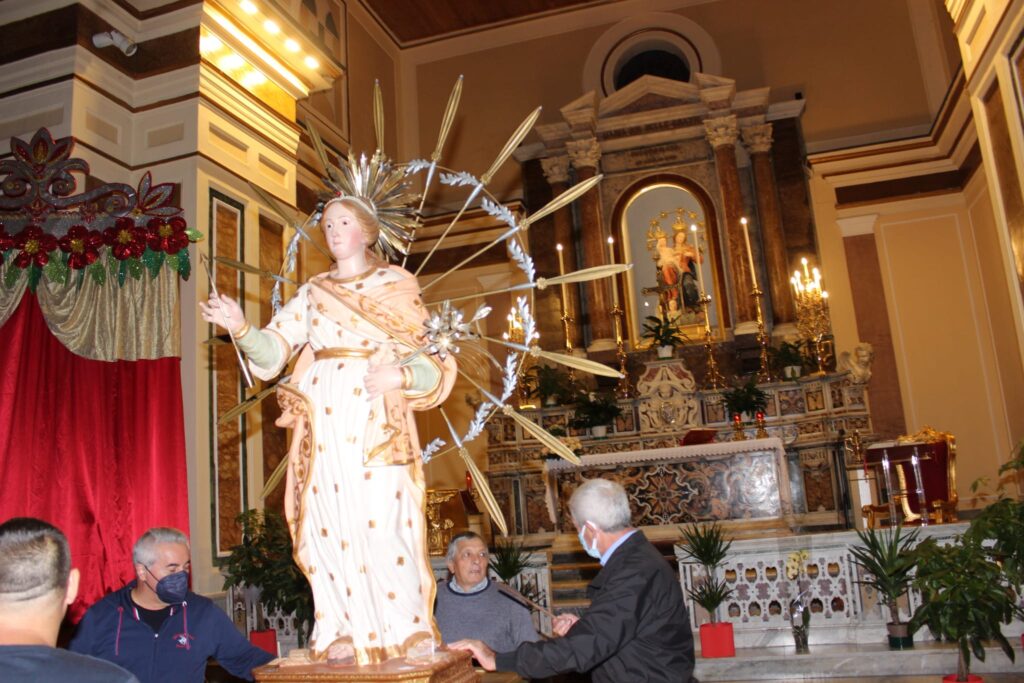 MUGNANO. Le foto più belle della ricollocazione di Santa Filomena nella sua Cappella