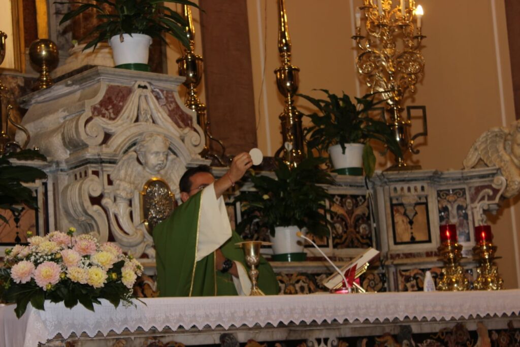 MUGNANO. Le foto più belle della ricollocazione di Santa Filomena nella sua Cappella