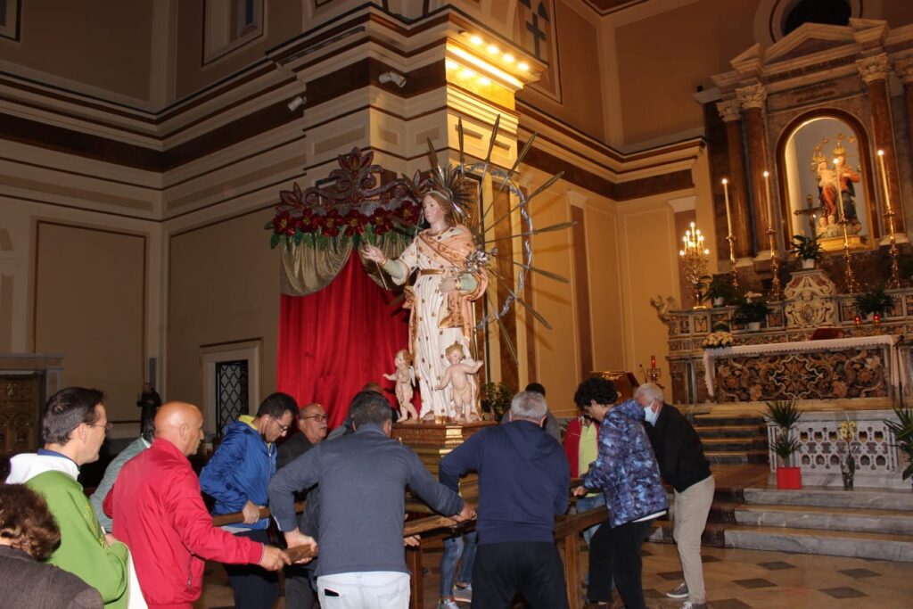 MUGNANO. Le foto più belle della ricollocazione di Santa Filomena nella sua Cappella