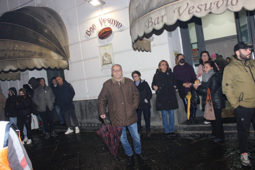 Mugnano del Cardinale  Acceso il Fucarone di Santa Lucia. Foto