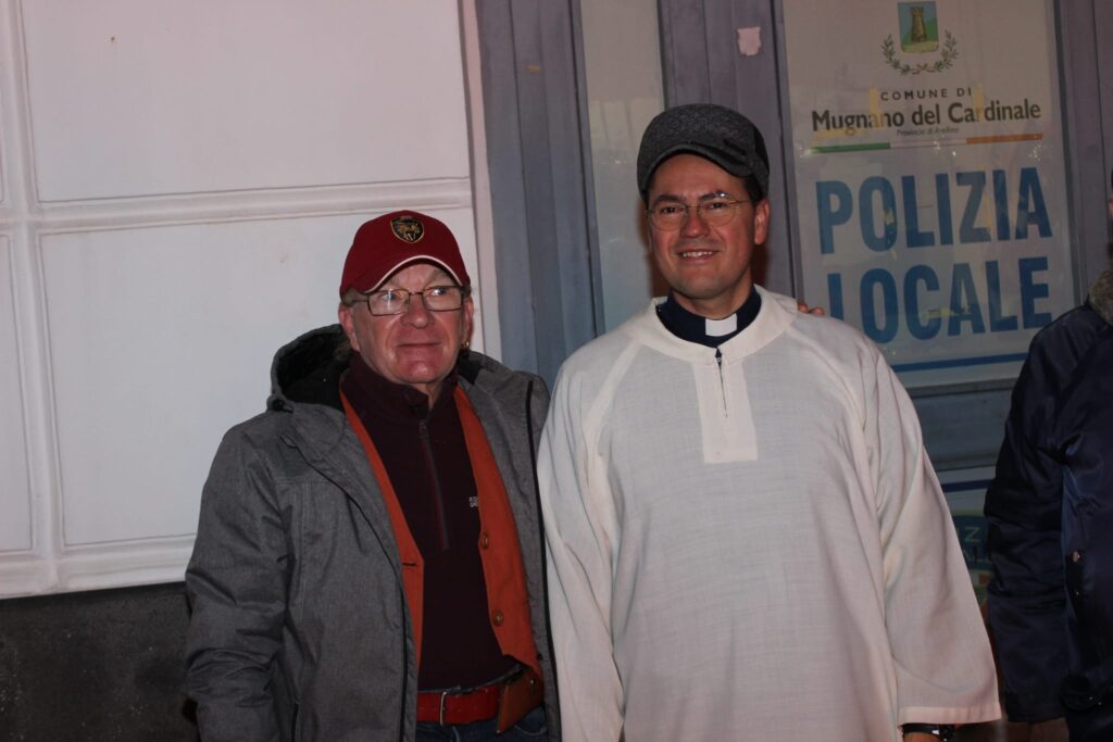 Mugnano del Cardinale  Acceso il Fucarone di Santa Lucia. Foto