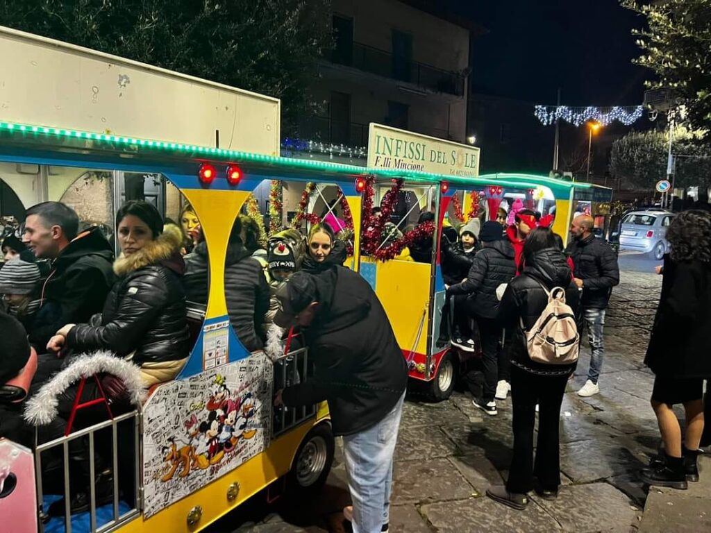 Forino (Av): Il Trenino di Santo Stefano fa il pieno. Grande successo per l iniziativa dellAmministrazione Comunale