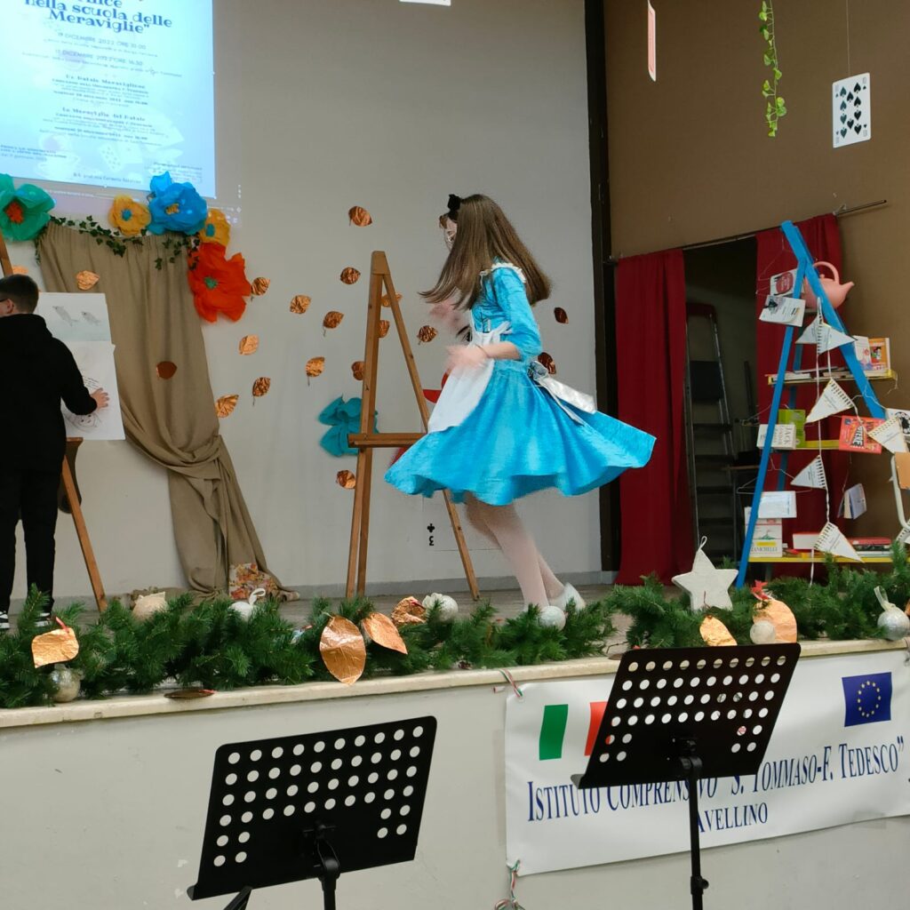 AllOpen Day dellIC San Tommaso Francesco Tedesco di Avellino. Gli alunni incantano la platea con una suggestiva rappresentazione teatrale.