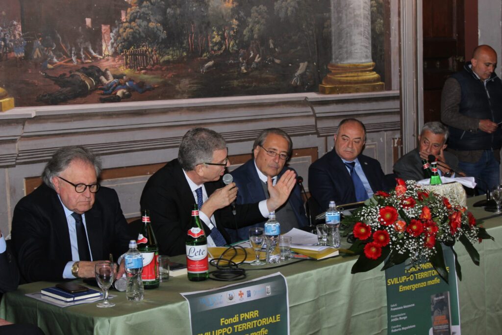 LAURO. Fondi PNRR, Sviluppo  territoriale e Emergenze mafie. Gratteri e Spiezia ne discutono. Le foto del convegno