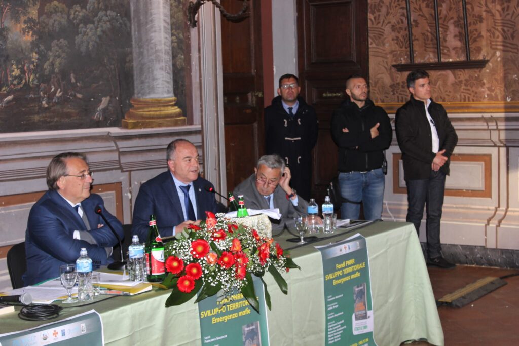 LAURO. Fondi PNRR, Sviluppo  territoriale e Emergenze mafie. Gratteri e Spiezia ne discutono. Le foto del convegno