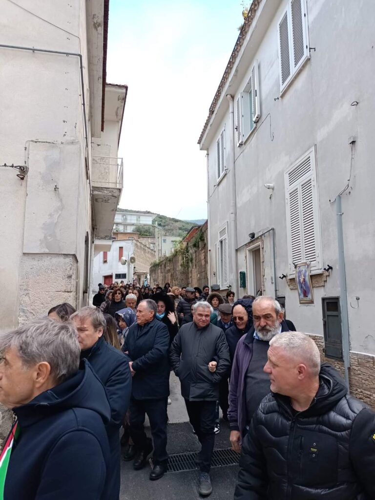 Avella   Festa in onore di Maria Santissima delle Grazie  battenti e processione