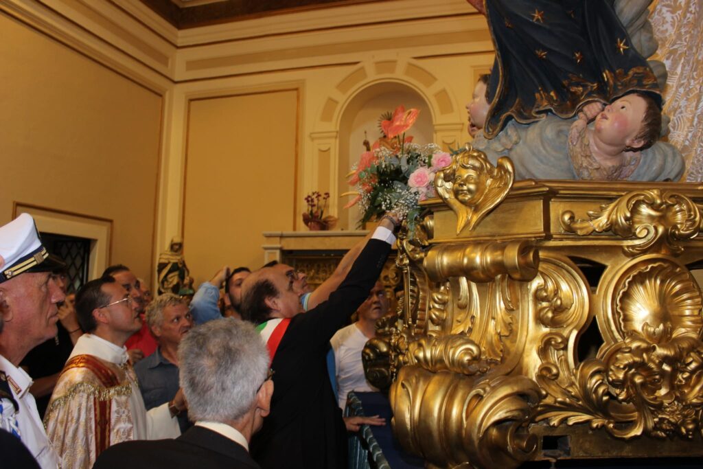 MUGNANO DEL CARDINALE. Lintronizzazione della Madonna delle Grazie. Video e Foto