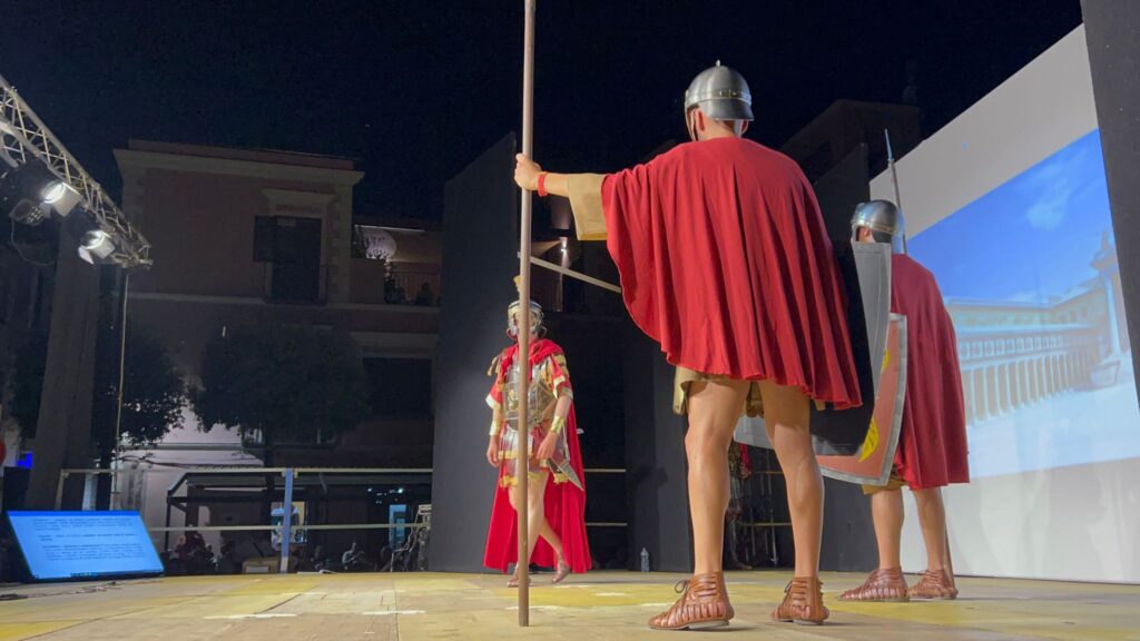 AVELLA. San Sebastiano Martire, ieri è andata in scena in piazza Municipio il dramma sacro. Questa sera si replica. Video e Foto