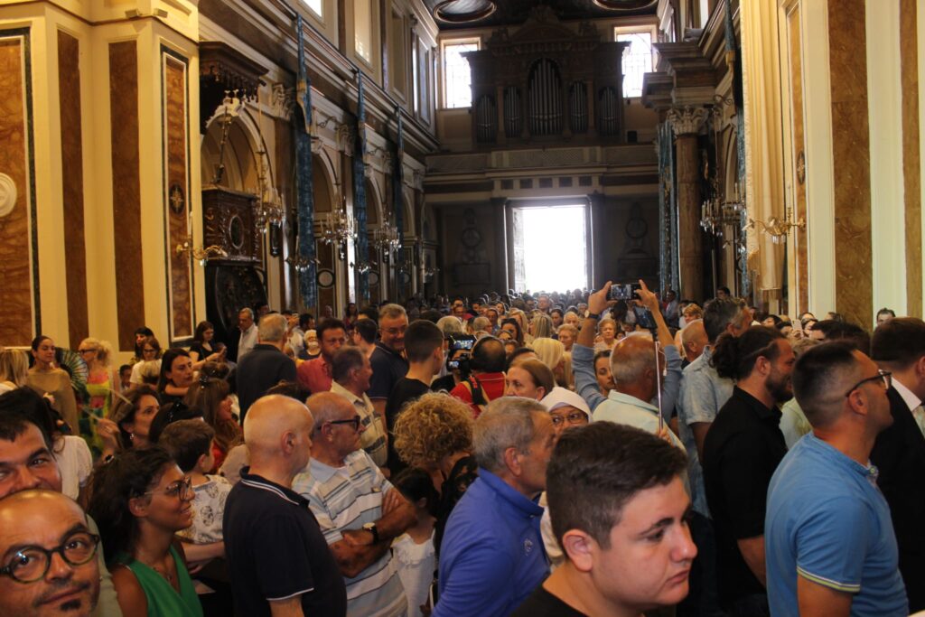 MUGNANO DEL CARDINALE. Lintronizzazione della Madonna delle Grazie. Video e Foto