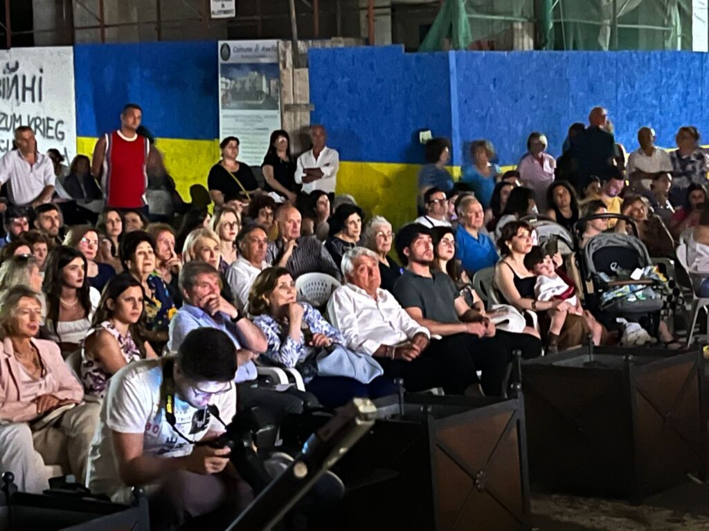 AVELLA. San Sebastiano Martire, ieri è andata in scena in piazza Municipio il dramma sacro. Questa sera si replica. Video e Foto