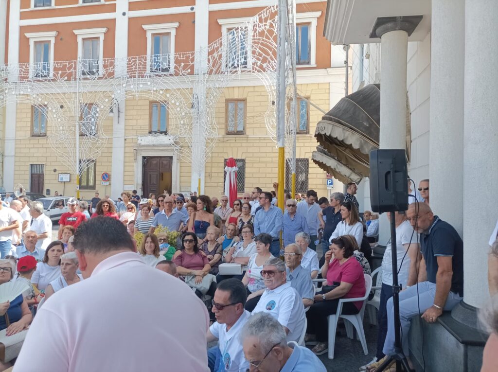 Mugnano del Cardinale (AV).  Maria Santissima delle Grazie in mezzo al suo popolo. Video