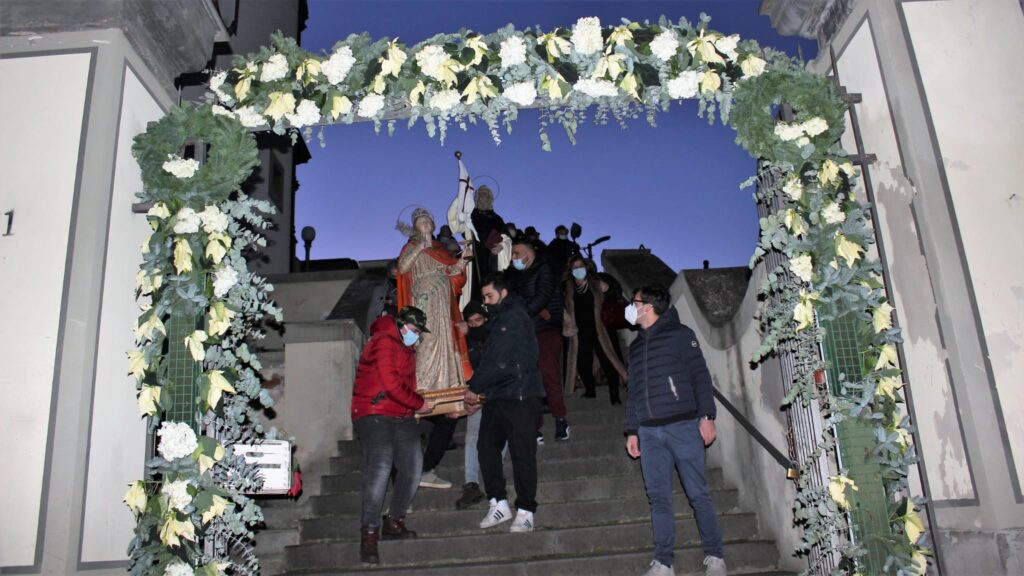 Le foto del falò del Immacolata di Santa Lucia e sant’Aniello Mugnano del Cardinale