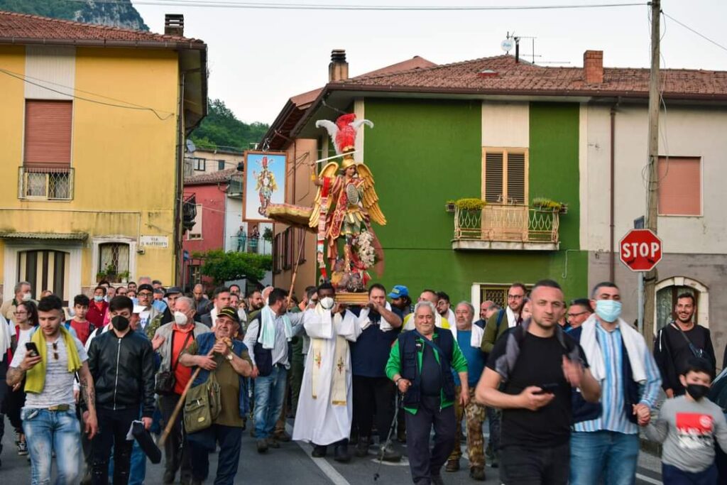 Petruro di Forino (Av): Ultimi preparativi per la festa di San Michele Arcangelo. Domenica 6 Agosto la Solenne Processione