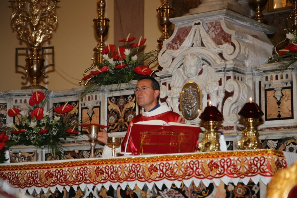 Mugnano   Messa per lArciconfraternita