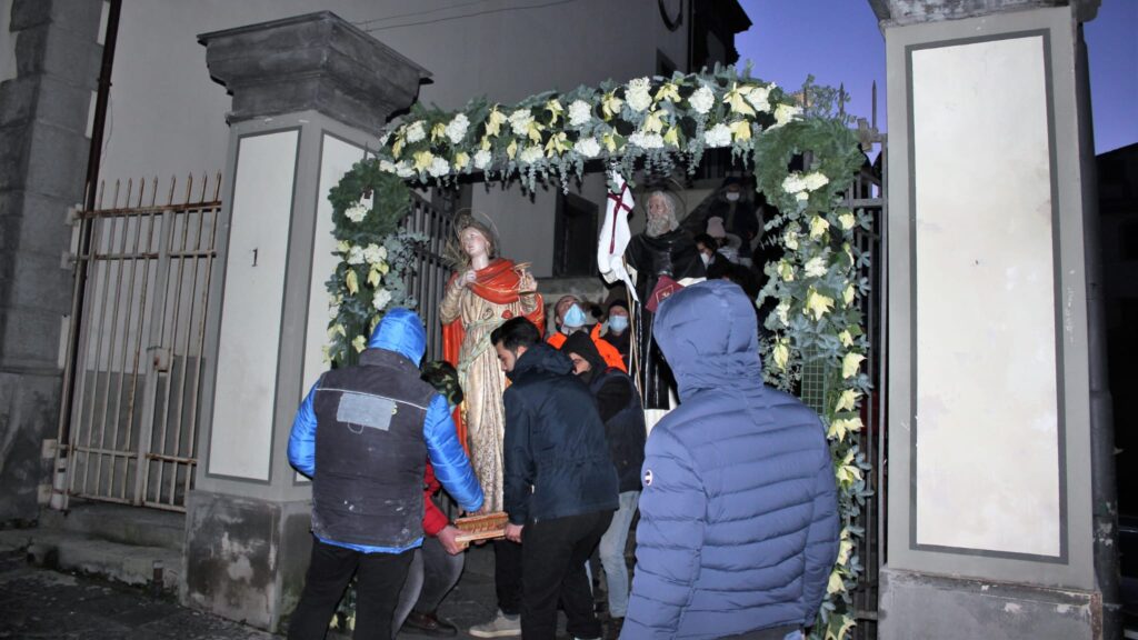 Le foto del falò del Immacolata di Santa Lucia e sant’Aniello Mugnano del Cardinale