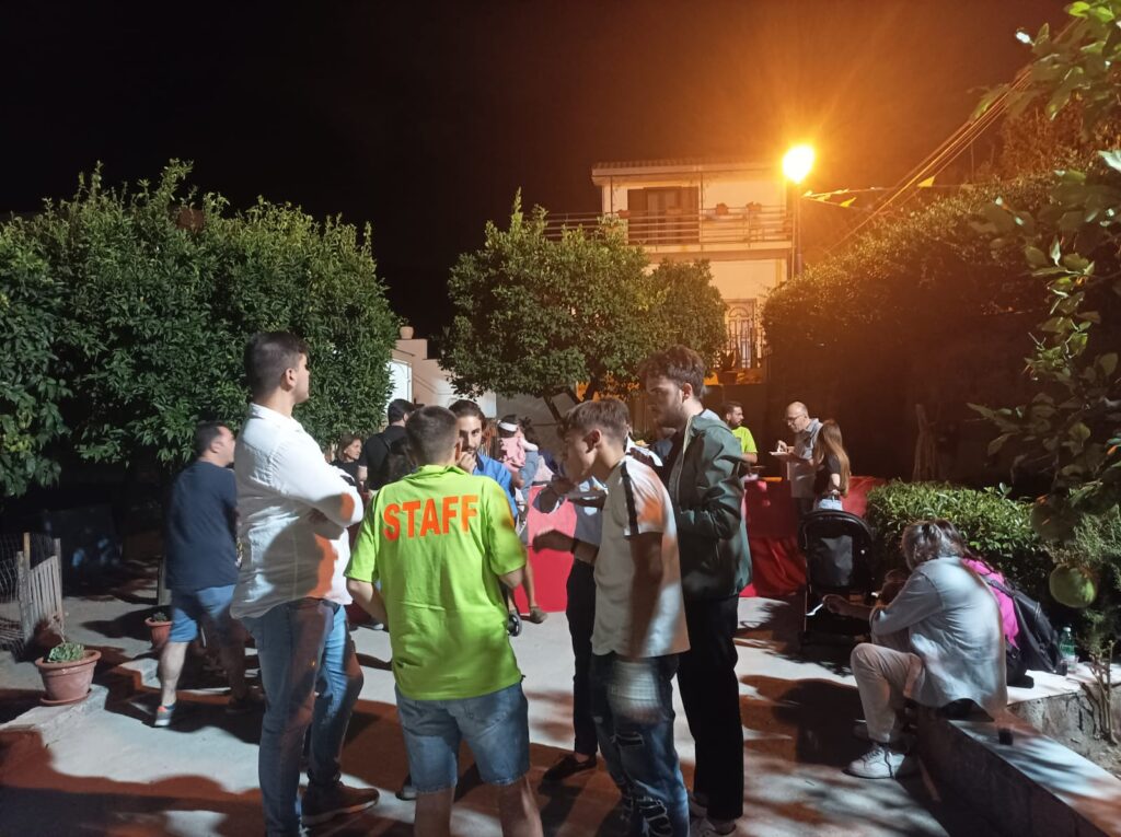 Palma Campania   In Vico Veritas successo per la prima serata e stasera si replica.