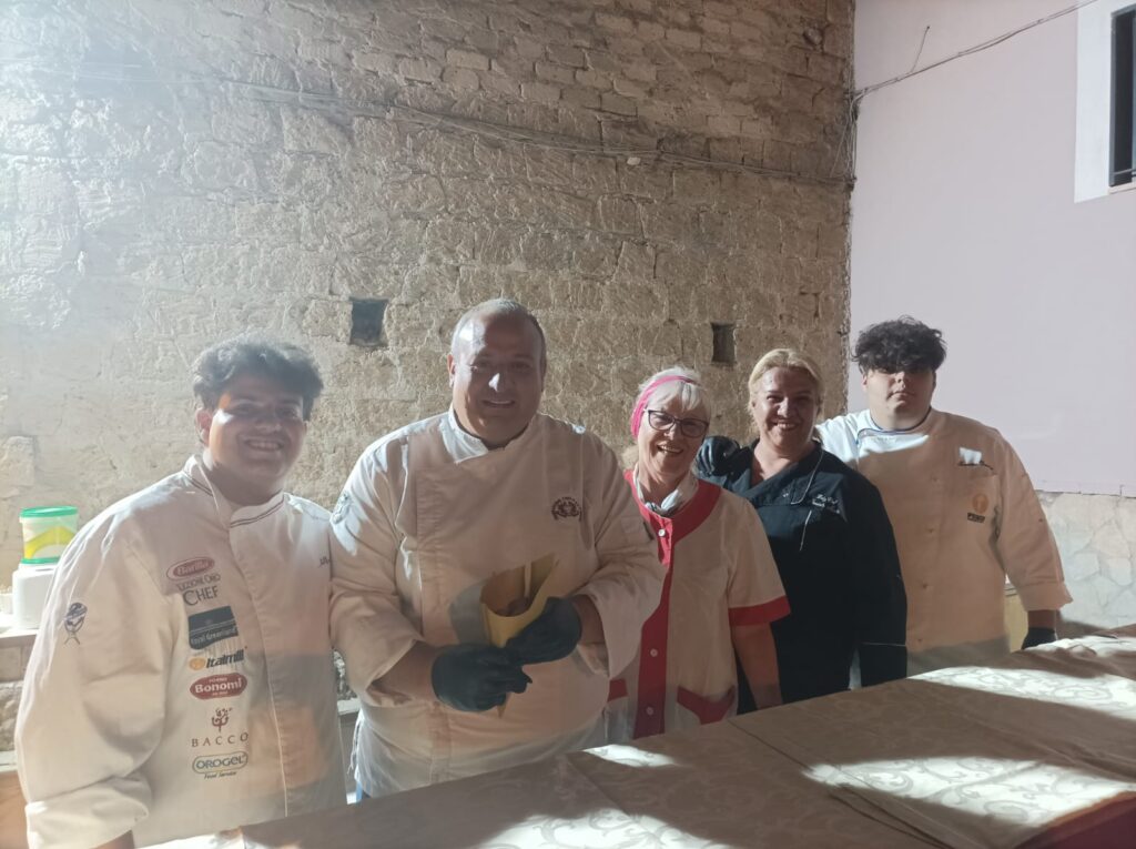 Palma Campania   In Vico Veritas successo per la prima serata e stasera si replica.