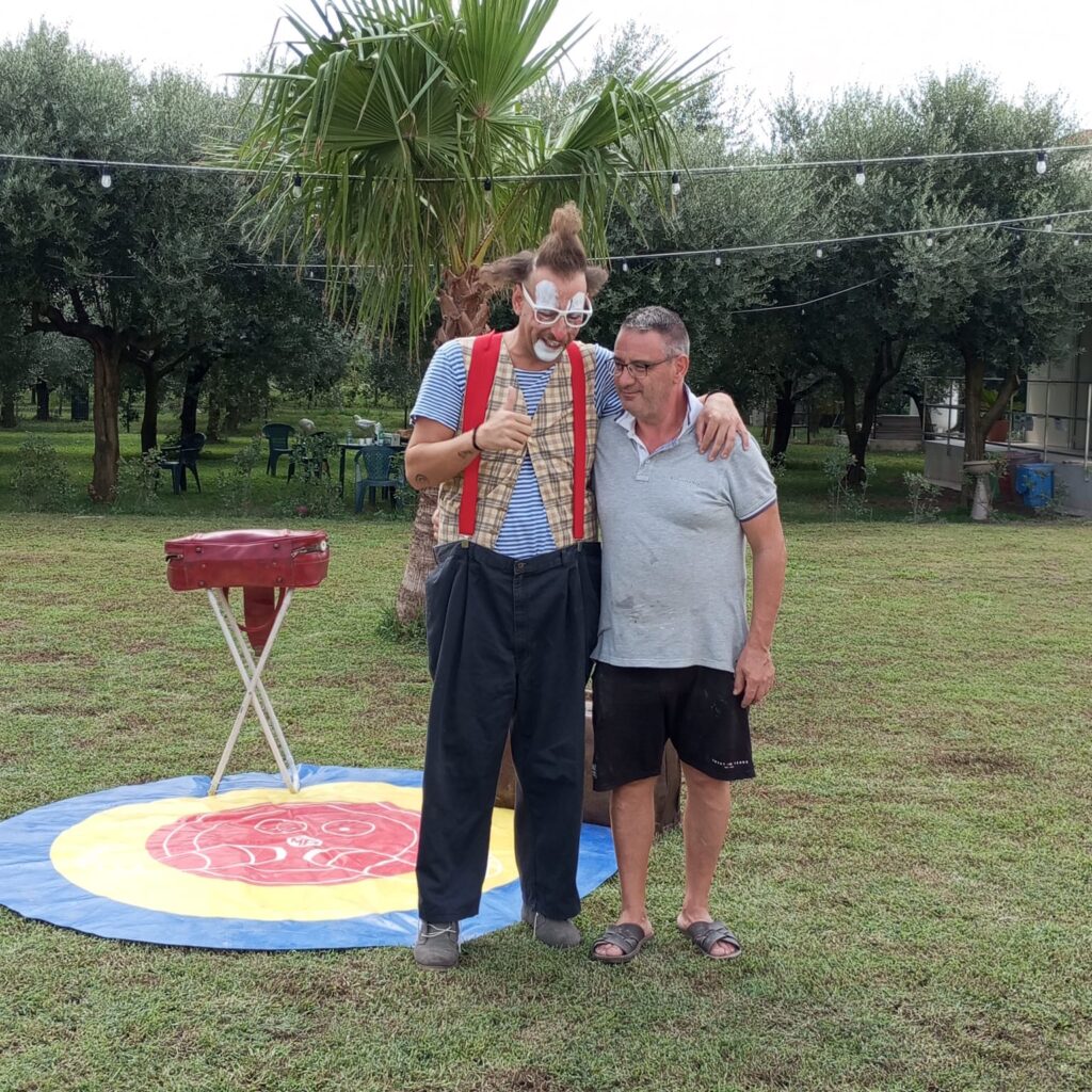 CICCIANO. Un successo liniziativa Un tuffo in piscina per lautismo con lassociazione Autismo in Movimento