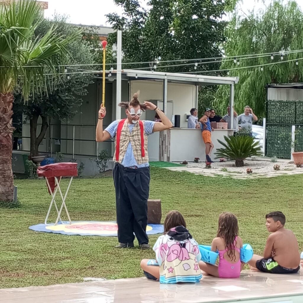 CICCIANO. Un successo liniziativa Un tuffo in piscina per lautismo con lassociazione Autismo in Movimento