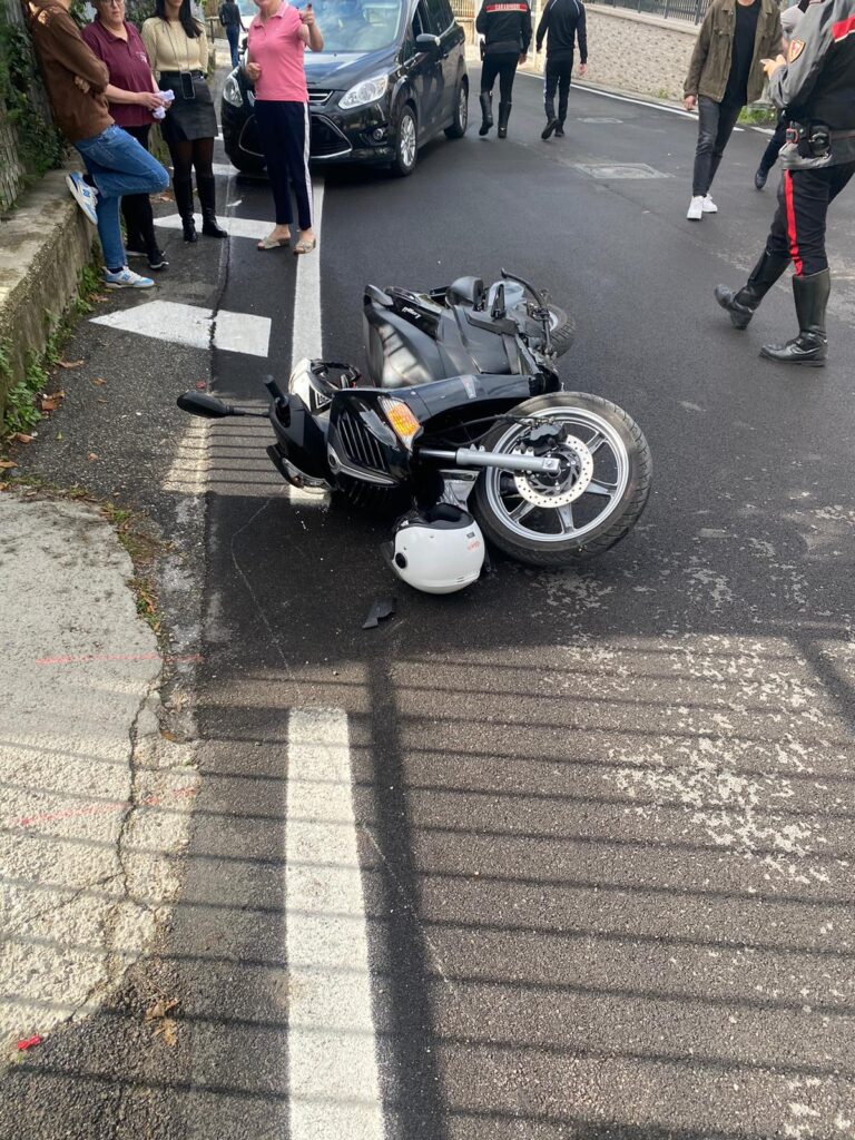 AVELLA. Gravissimo incidente in via De Sanctis. Due feriti in gravi condizioni