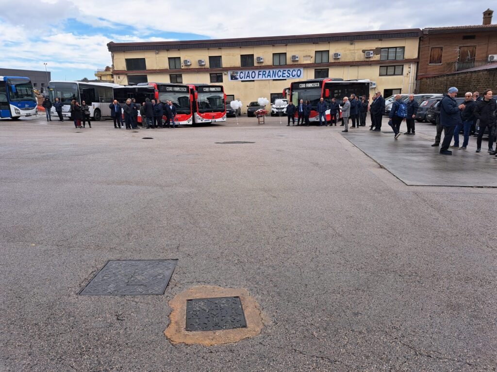 AVELLA. Un Addio commuovente a Francesco Estatico: Colleghi e Amici gli rendono omaggio al Deposito Air. Foto