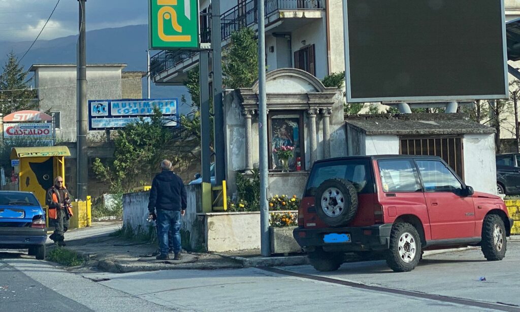 Incidente stradale ad Avella: Violento scontro tra una Citroen e un Fuoristrada.