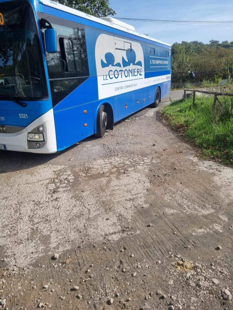 Forino (Av): Problemi viari alla Sita Trasporti alla rotatoria di Casina Rossi