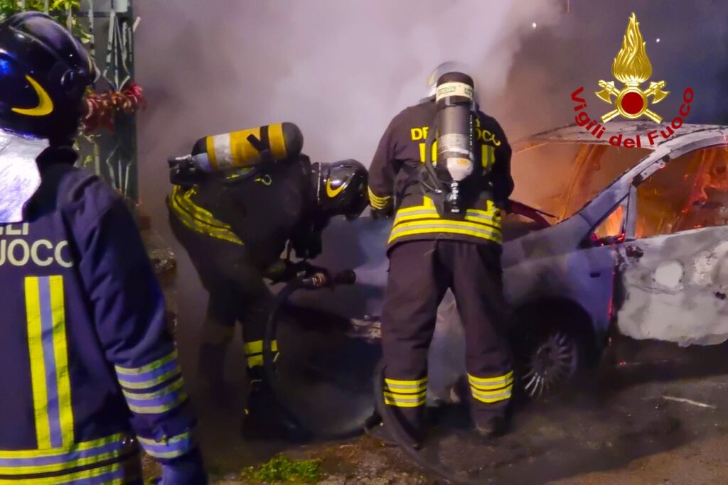 IRPINIA. Doppio intervento durante la notte per i Vigili del Fuoco, un incidente e un incendio