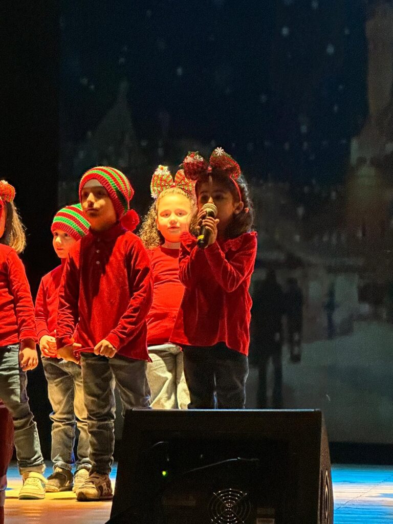 La Girandola di Sirignano al Teatro Colosseo di Baiano con una magica Recita di Natale