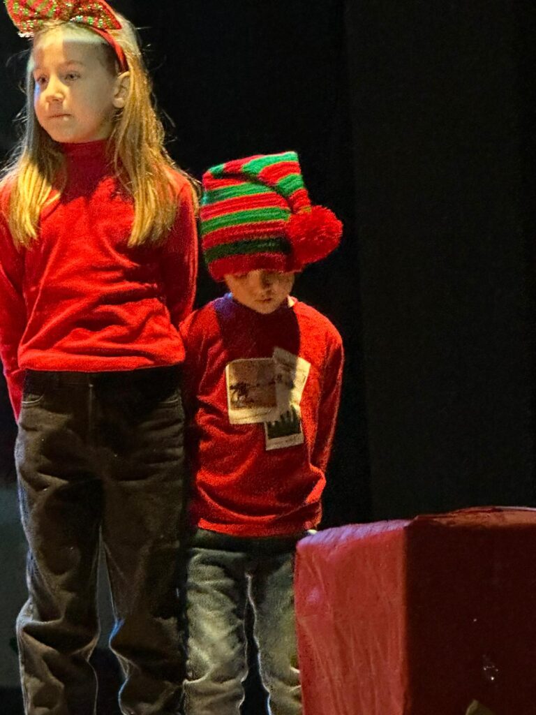 La Girandola di Sirignano al Teatro Colosseo di Baiano con una magica Recita di Natale