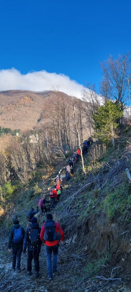 AVELLA. Una Domenica allinsegna dellAvventura e della solidarietà: Il Pranzo Sociale del CAI di Avellino