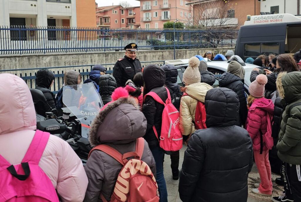 Avellino   Cultura della legalità. Gli alunni dell’Istituto Comprensivo Statale “Elodia Botto Picella” di Forino in visita al Comando Provinciale Carabinieri