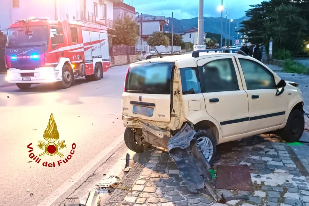 Grave incidente stradale a Marzano di Nola: Cinque giovani feriti gravemente dopo un violento urto