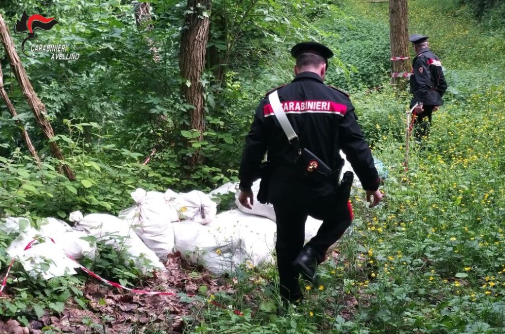 Montefusco (AV): Illecito smaltimento di rifiuti speciali in un terreno privato. I Carabinieri denunciano un imprenditore